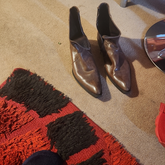 Shoes - Picture 10 of 11